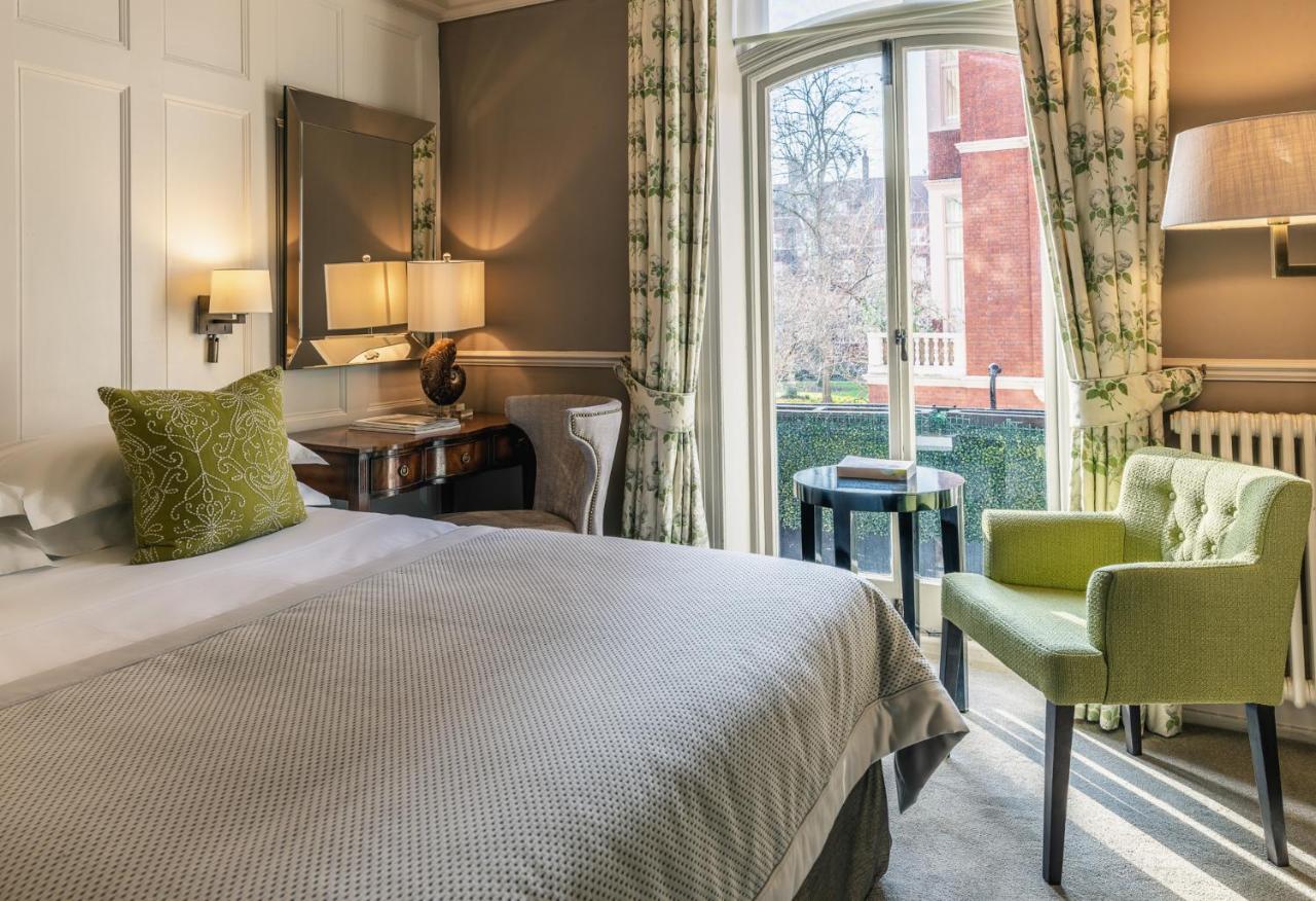 Experience a luxurious retreat at 11 Cadogan Gardens Hotel! 🏰✨ Indulge in timeless elegance, impeccable service, and a truly memorable stay in the heart of London. Discover the allure of this boutique gem, boasting opulent suites, fine dining experiences, and a charming garden oasis. Your dream escape awaits at 11 Cadogan Gardens – an enchanting blend of luxury and sophistication. #LuxuryHotel #LondonStay #CadoganGardens #BoutiqueExperience