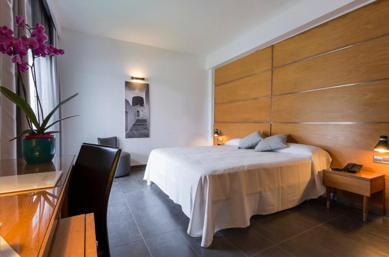 Palladium Hotel Cala Llonga - Adults Only, Cala Llonga ...