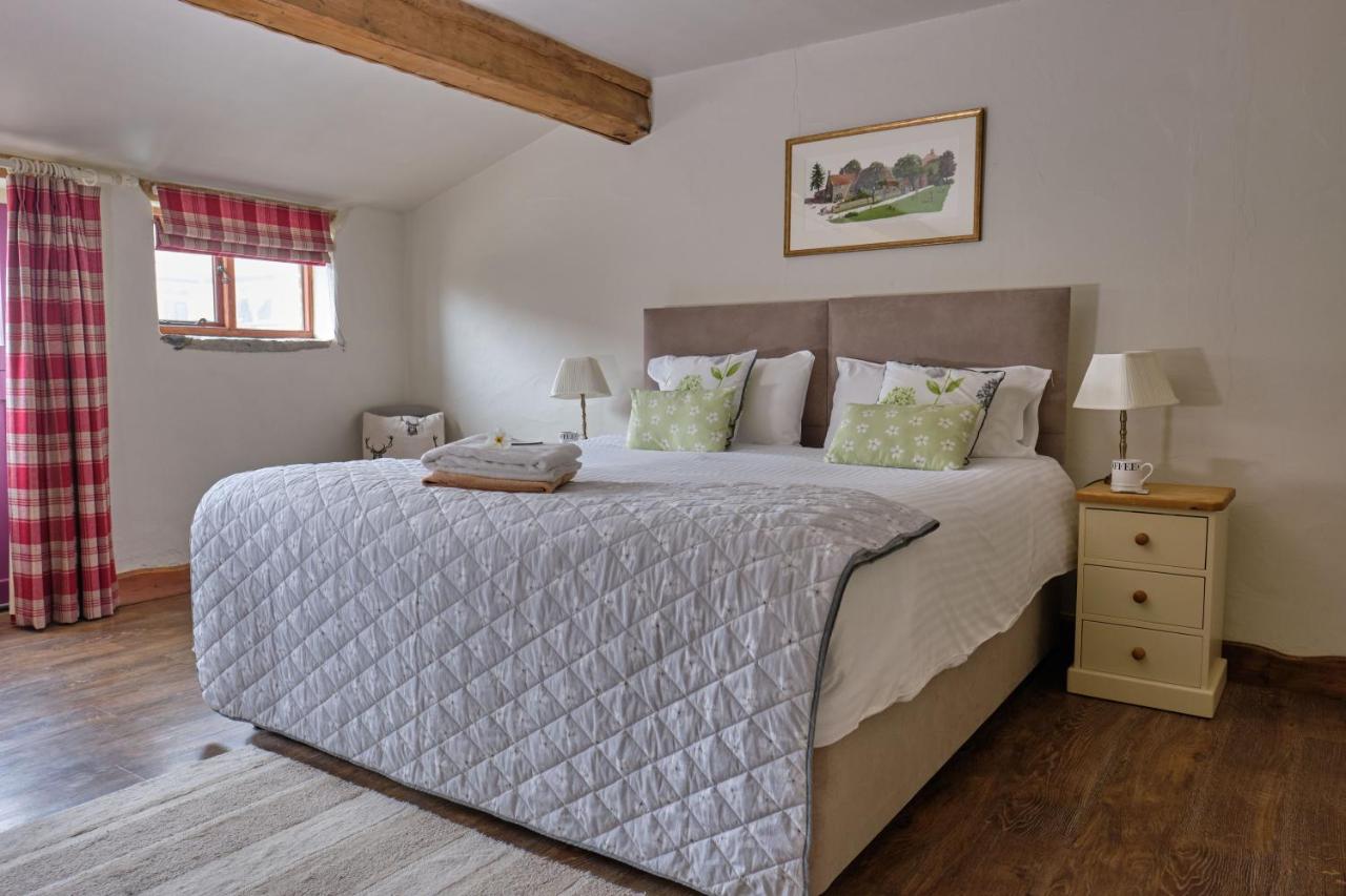 Middlewick Holiday Cottages - Laterooms