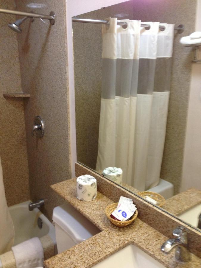 BUDGET INN — photo 8