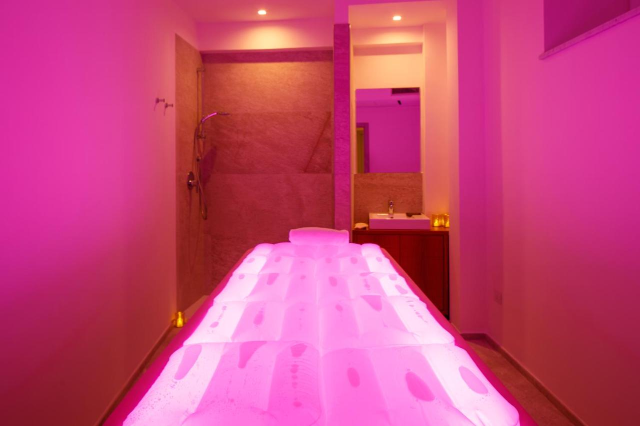 Villa Fiorella Art Hotel - 5