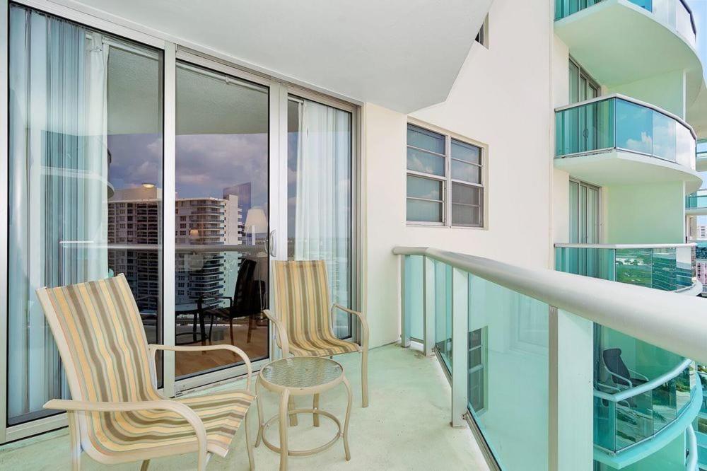 Beach: Tides Apt on Hollywood Beach