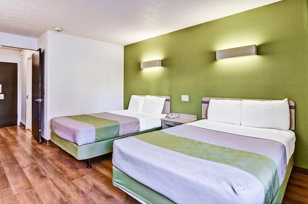 Economy Inn - Pittsburgh Airport — photo 10