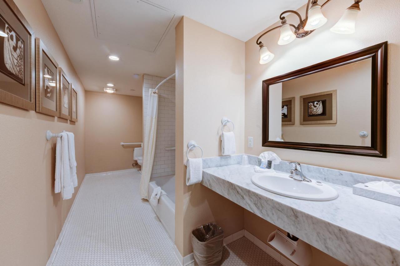 Gaslamp Plaza Suites — photo 23