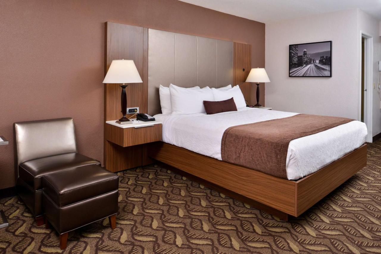 BEST WESTERN Airport Plaza Inn - Laterooms