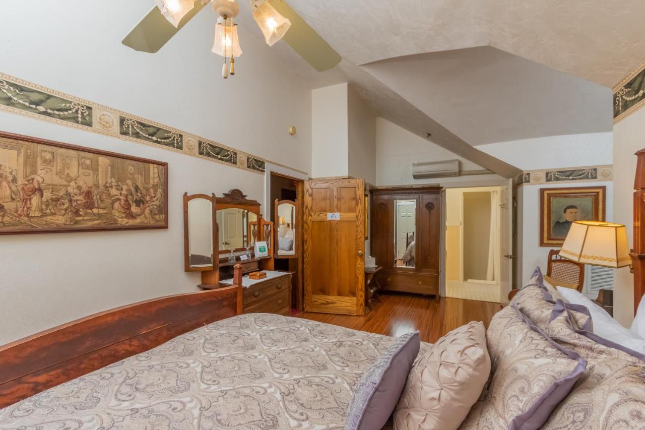 Herlong Mansion Bed & Breakfast — photo 19