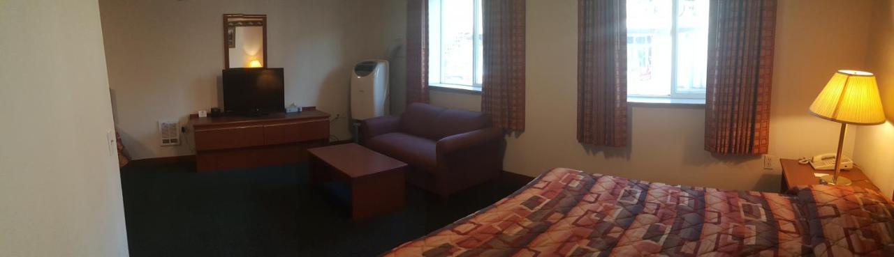 Express Inn & Suites — photo 4