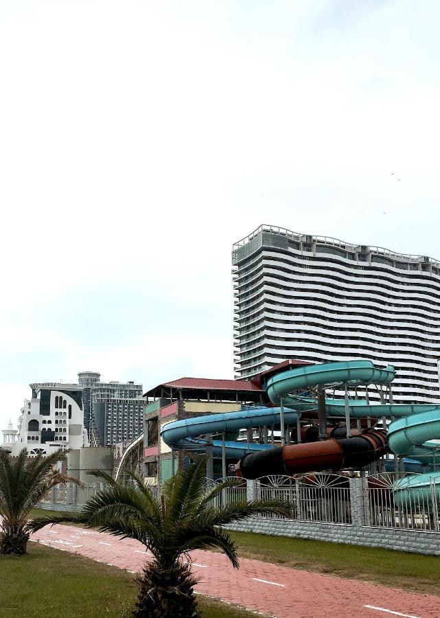 Park wodny: Orbi Sea Towers Apartments