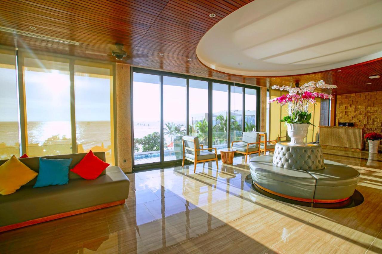 Marina Bay không chỉ đẹp bởi vị trí lý tưởng mà còn ghi điểm với kiến trúc sang trọng, hiện đại và tinh tế.