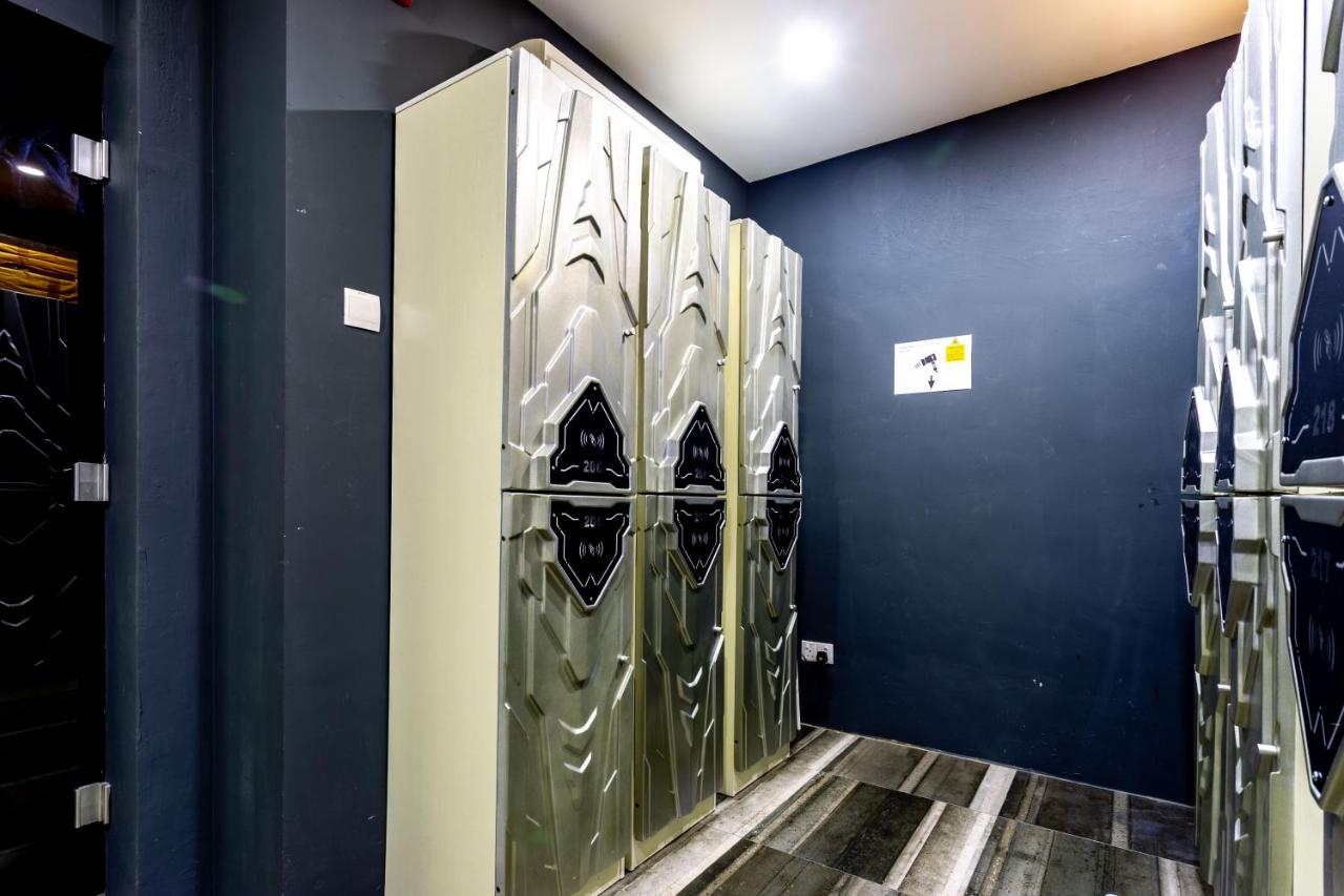 MET A Space Pod at Arab Street - 4