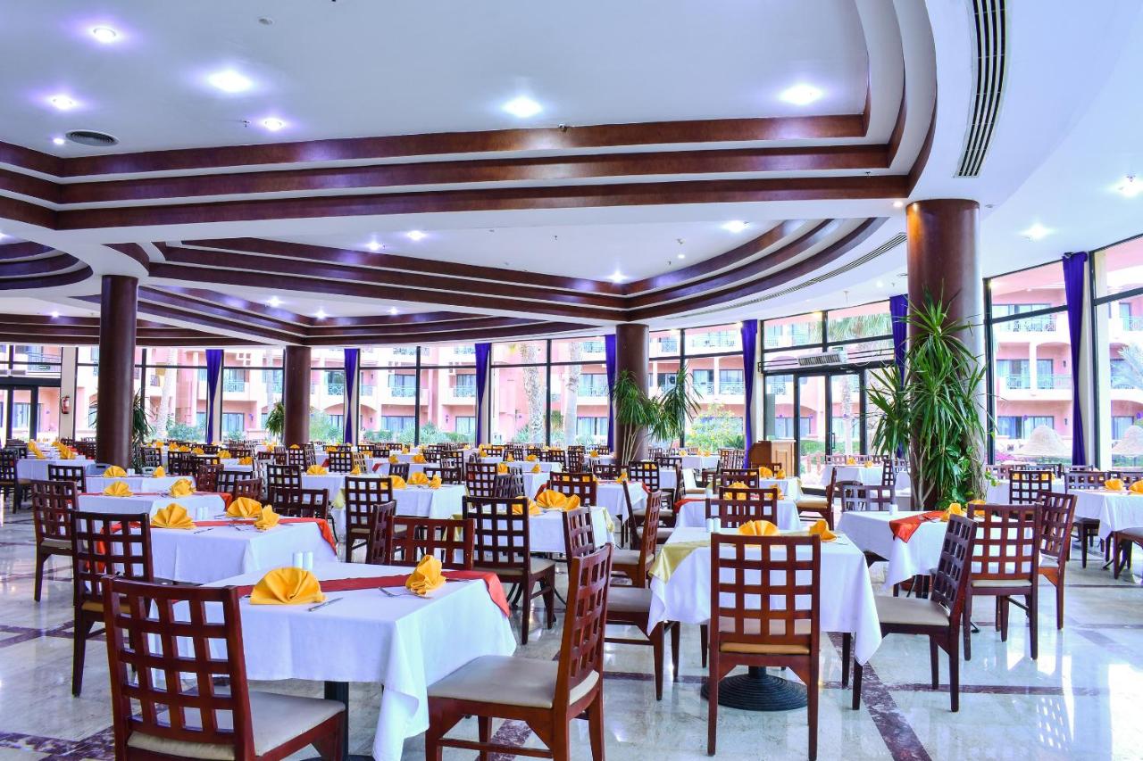 Parrotel Aqua Park Resort photo