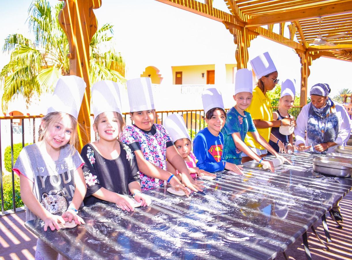 Parrotel Aqua Park Resort photo