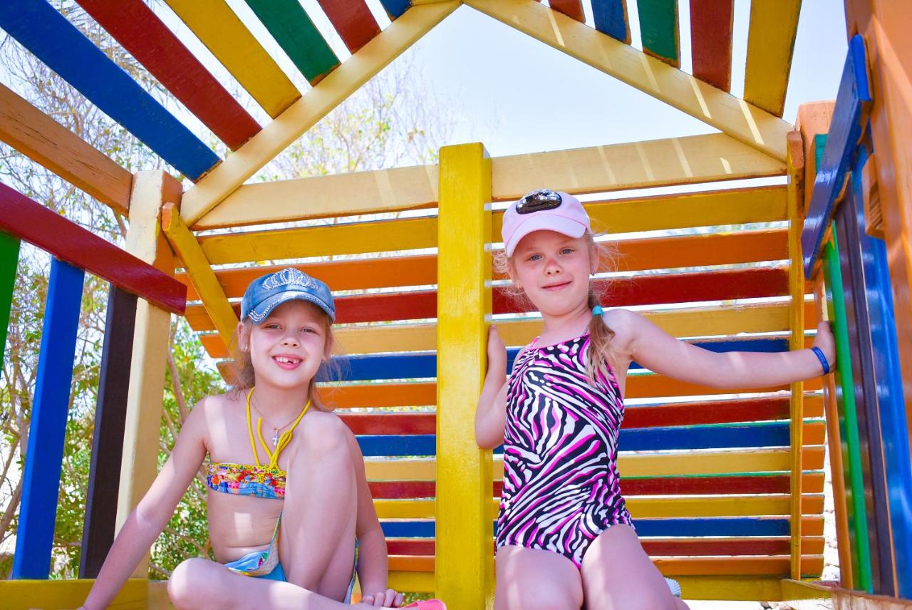 Parrotel Aqua Park Resort photo