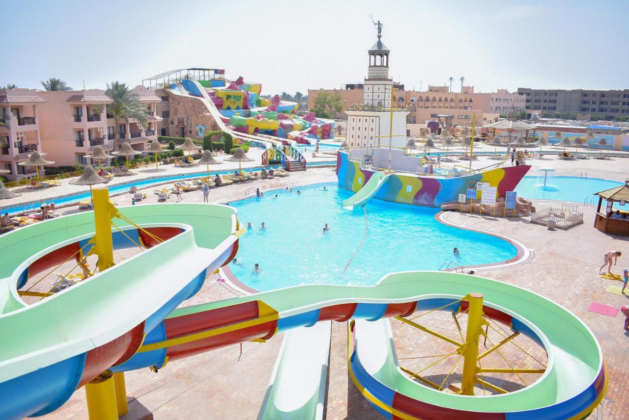 Parrotel Aqua Park Resort photo