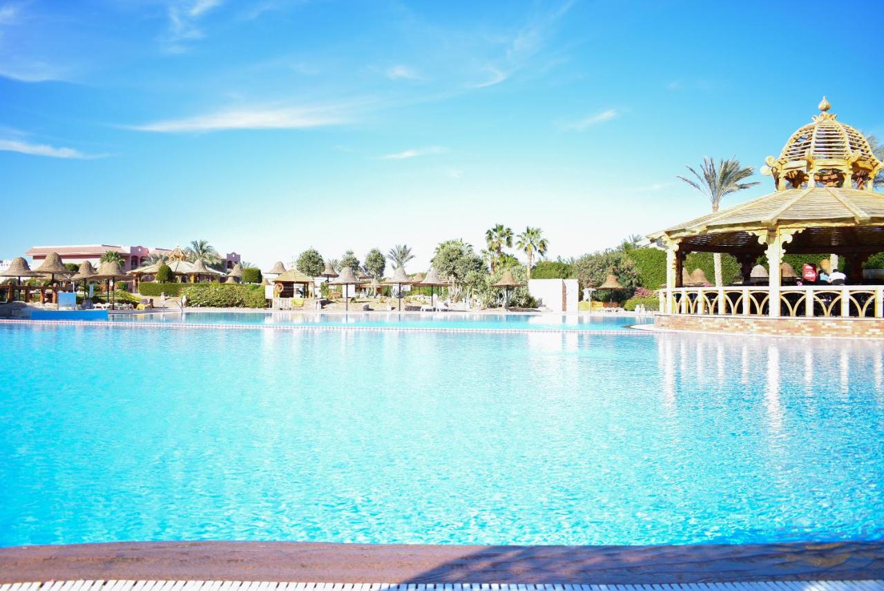 Parrotel Aqua Park Resort photo