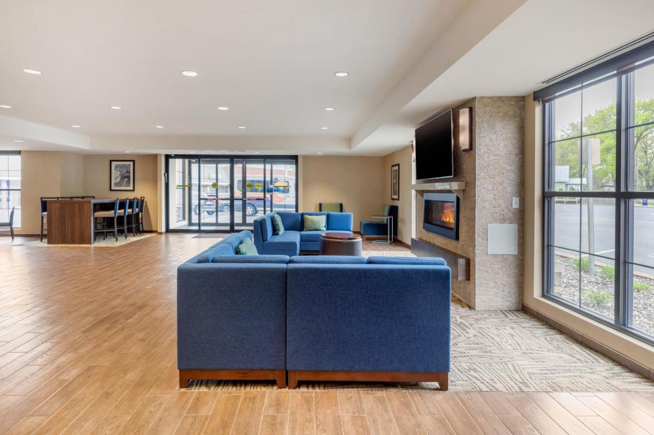 The Schenectady Inn & Suites — photo 20