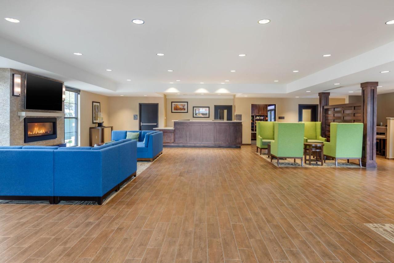The Schenectady Inn & Suites — photo 19
