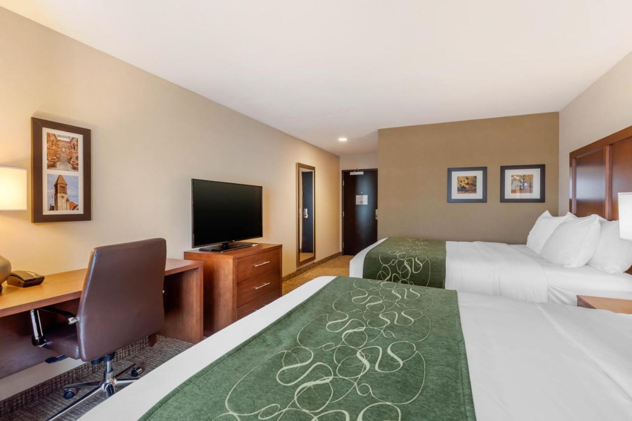 The Schenectady Inn & Suites — photo 15