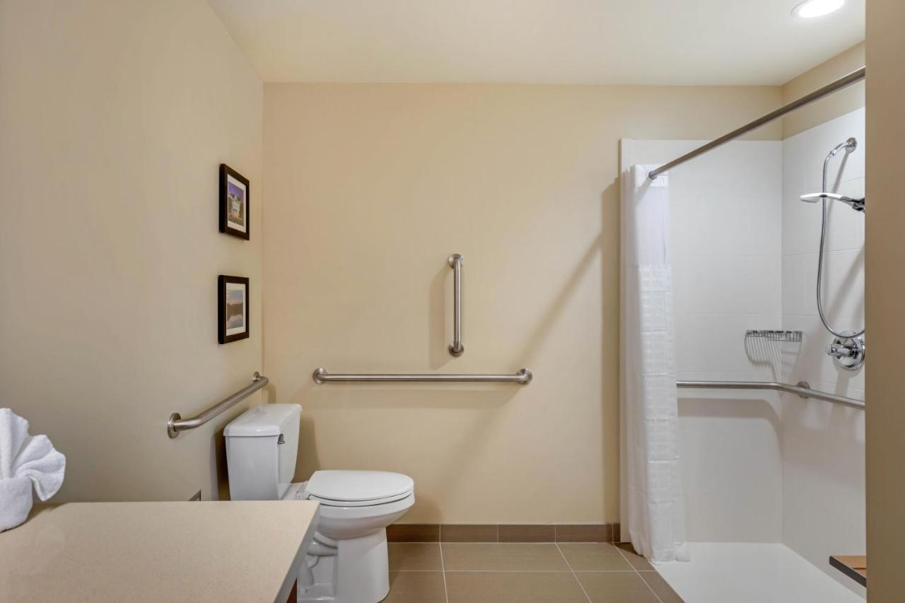 The Schenectady Inn & Suites — photo 16