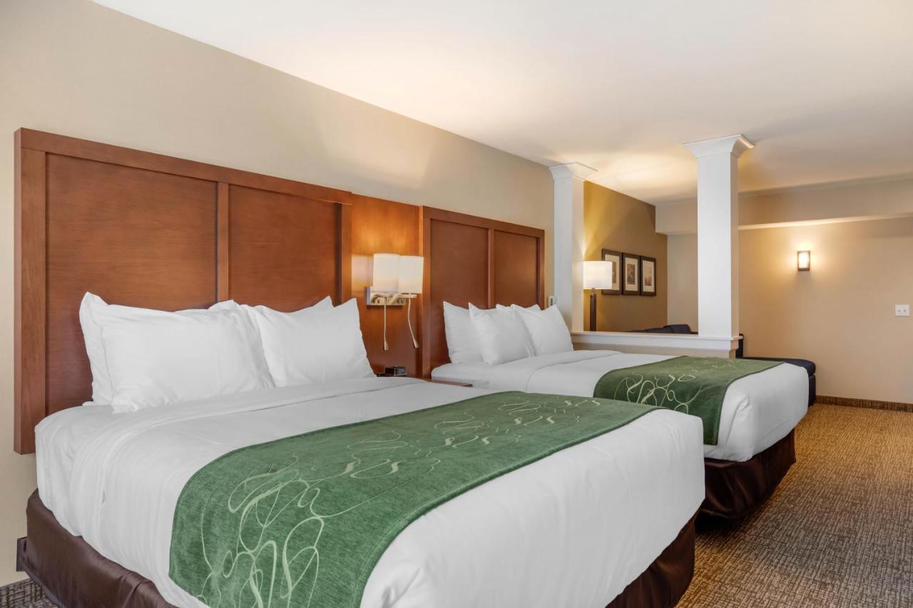 The Schenectady Inn & Suites — photo 12