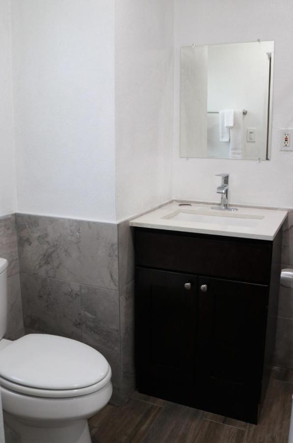 Palm Inn Motel — photo 10