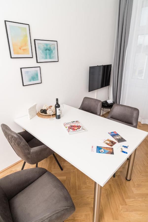 Stadlau Live Apartments photo