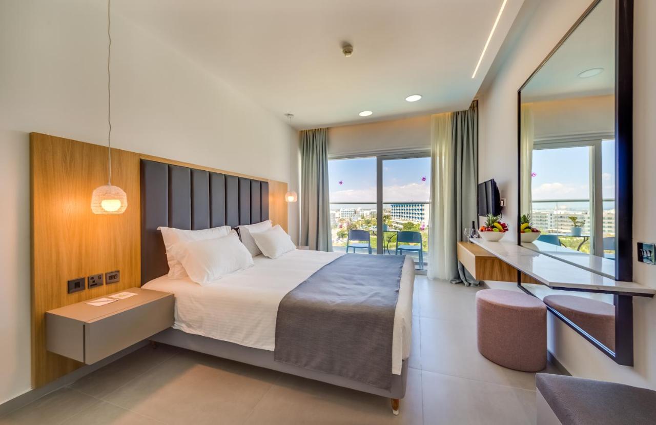 Napa Mermaid Hotel & Suites photo