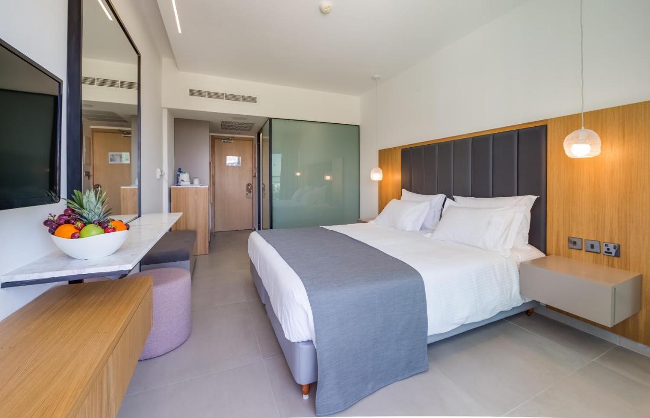 Napa Mermaid Hotel & Suites photo