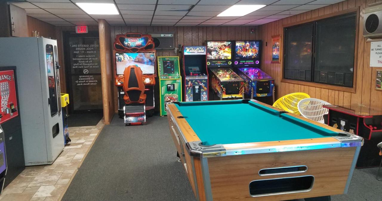 Black Hawk Motel & Suites — photo 15