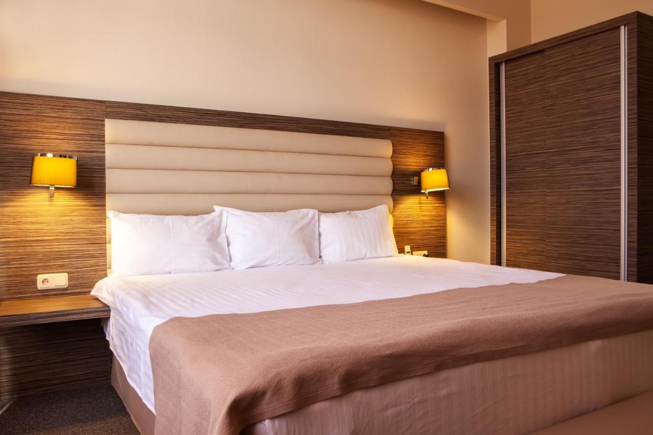 President Hotel by Hrazdan Hotel CJSC photo