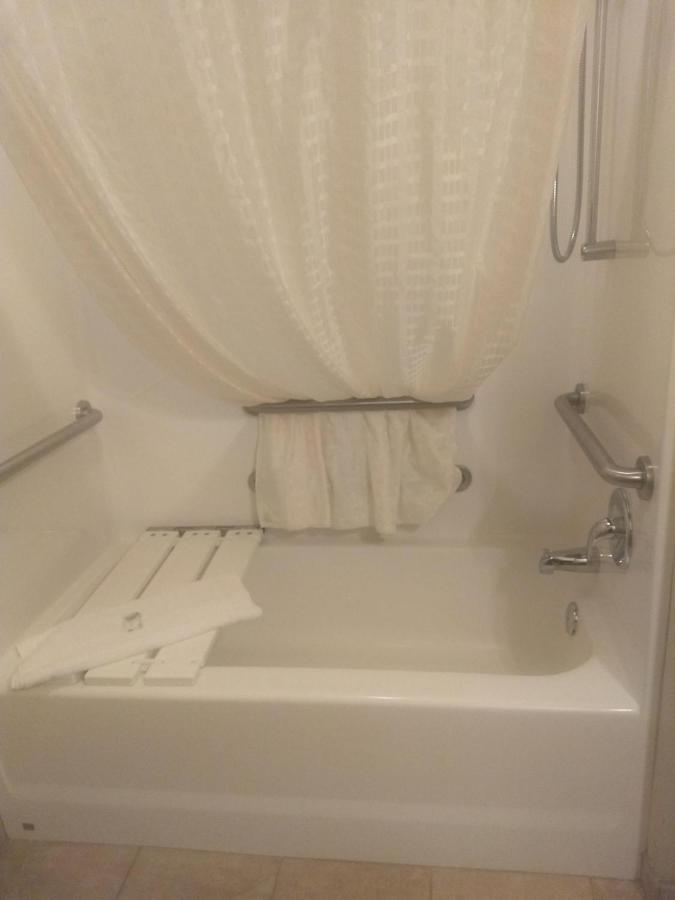 AmeriVu inn and Suites - Crookston — photo 21