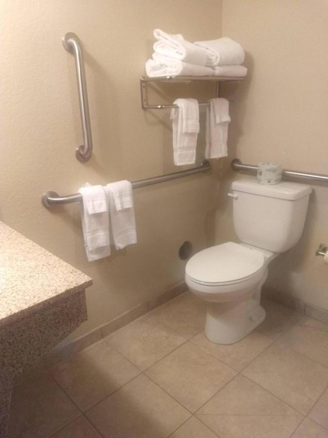 AmeriVu inn and Suites - Crookston — photo 22