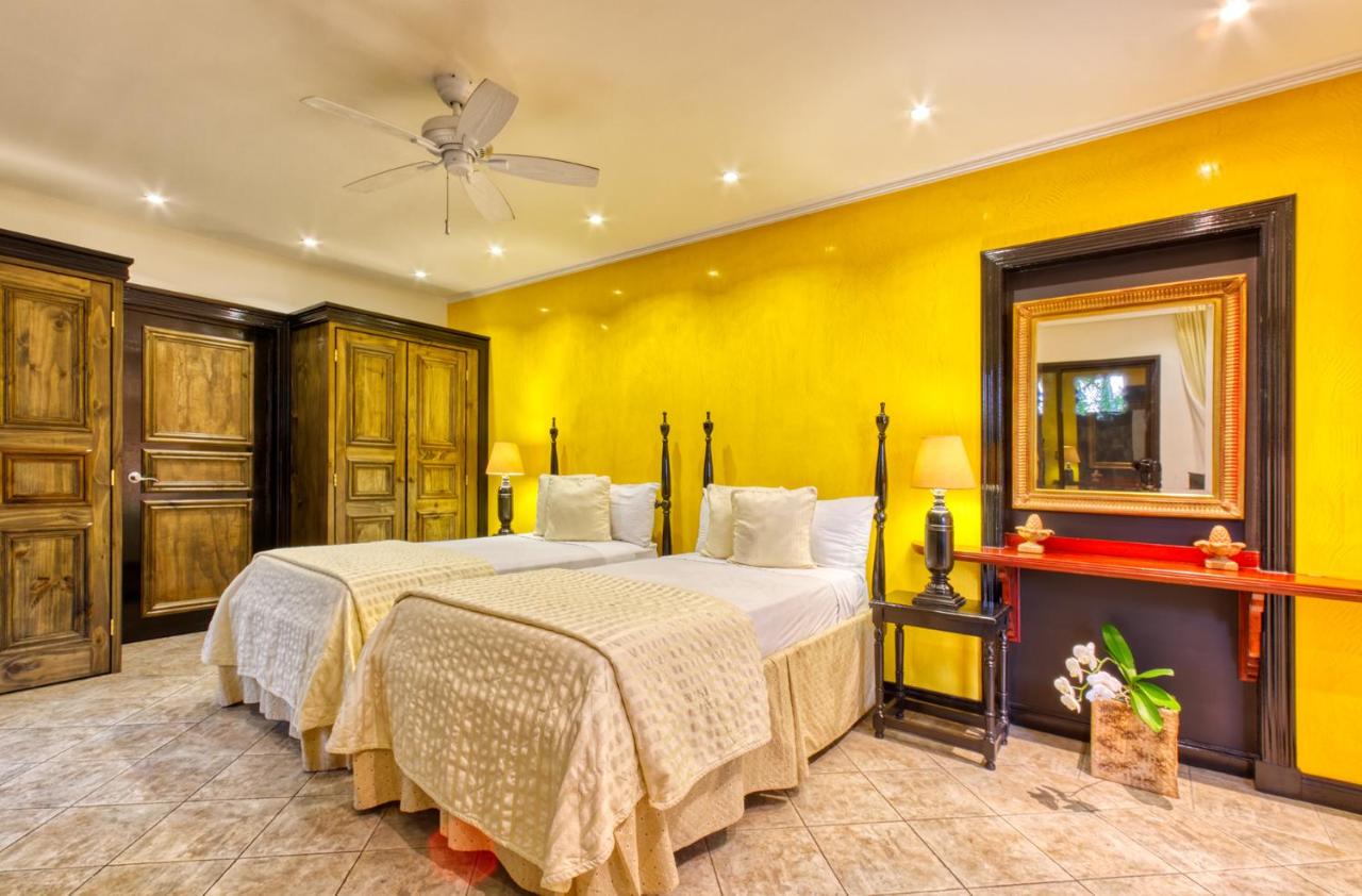 Hotel Villa Caletas photo