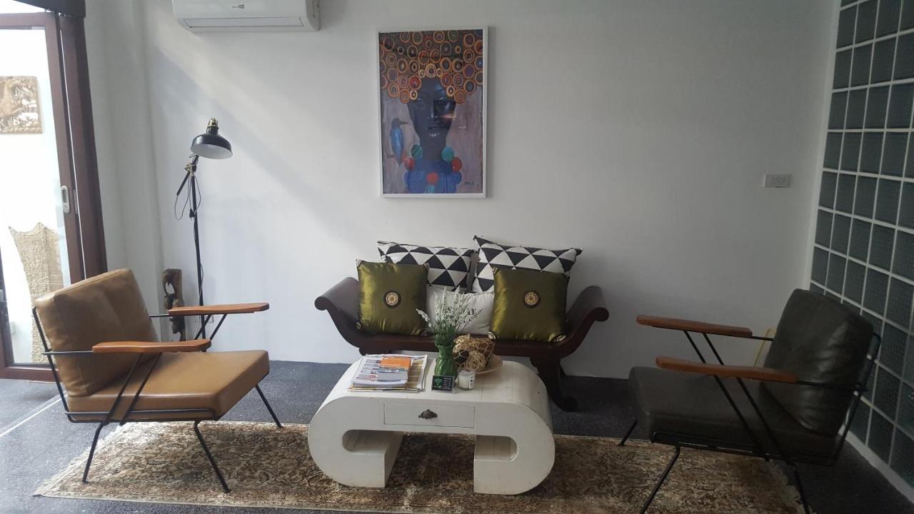 Haus Sathorn 21 Bed and Breakfast - 4