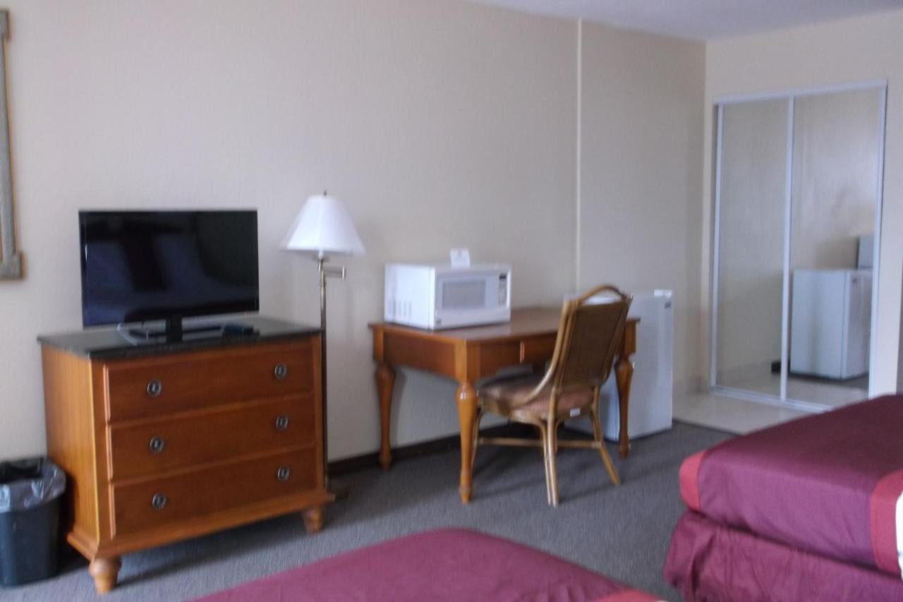 Lakeshore Resort & Marina — photo 23