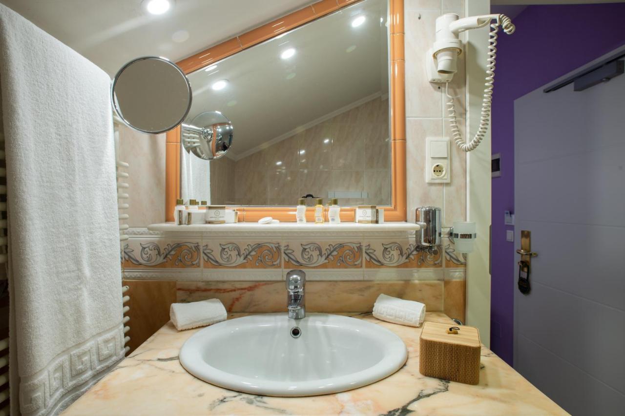 Diplomat Hotel & Spa photo