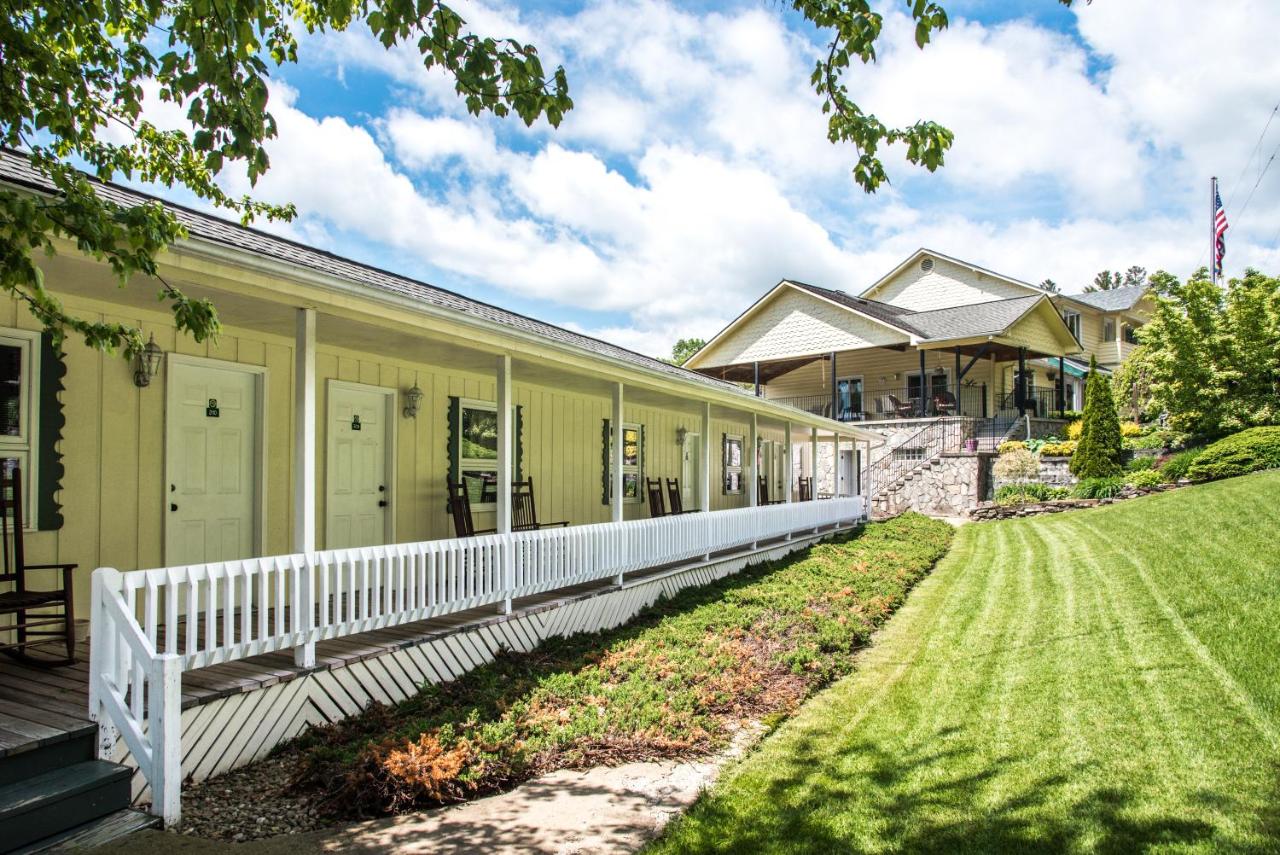Boxwood Lodge Blowing Rock near Boone-University — photo 14