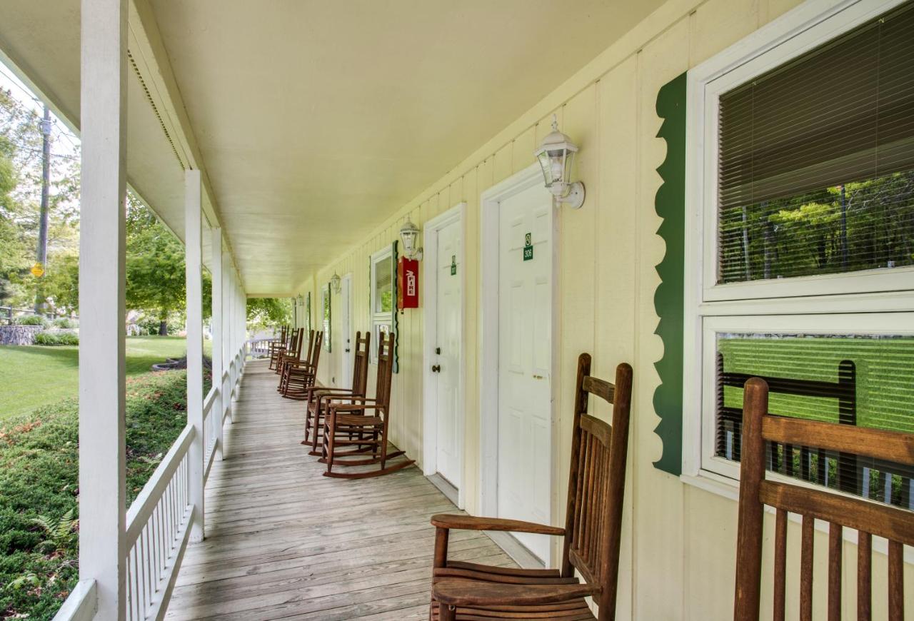 Boxwood Lodge Blowing Rock near Boone-University — photo 12