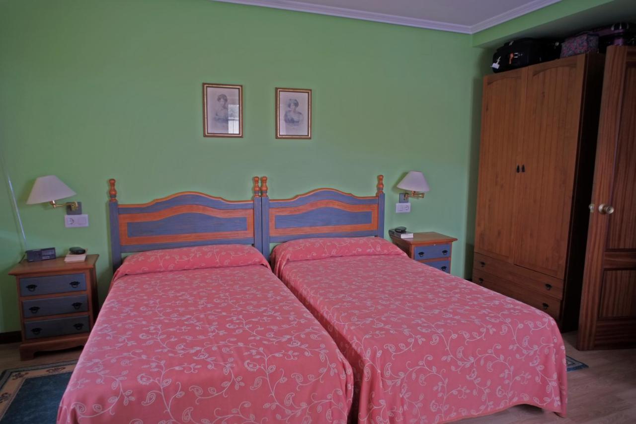 Casa rural La Rectoral de San Juan (España El Franco ...