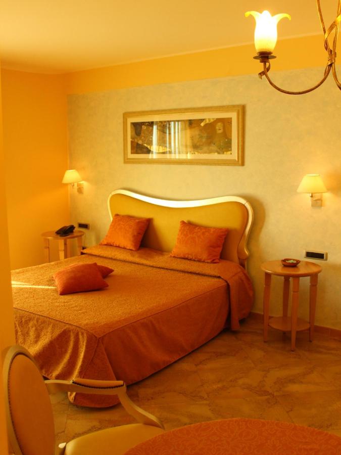 Blu Tropical Resort photo