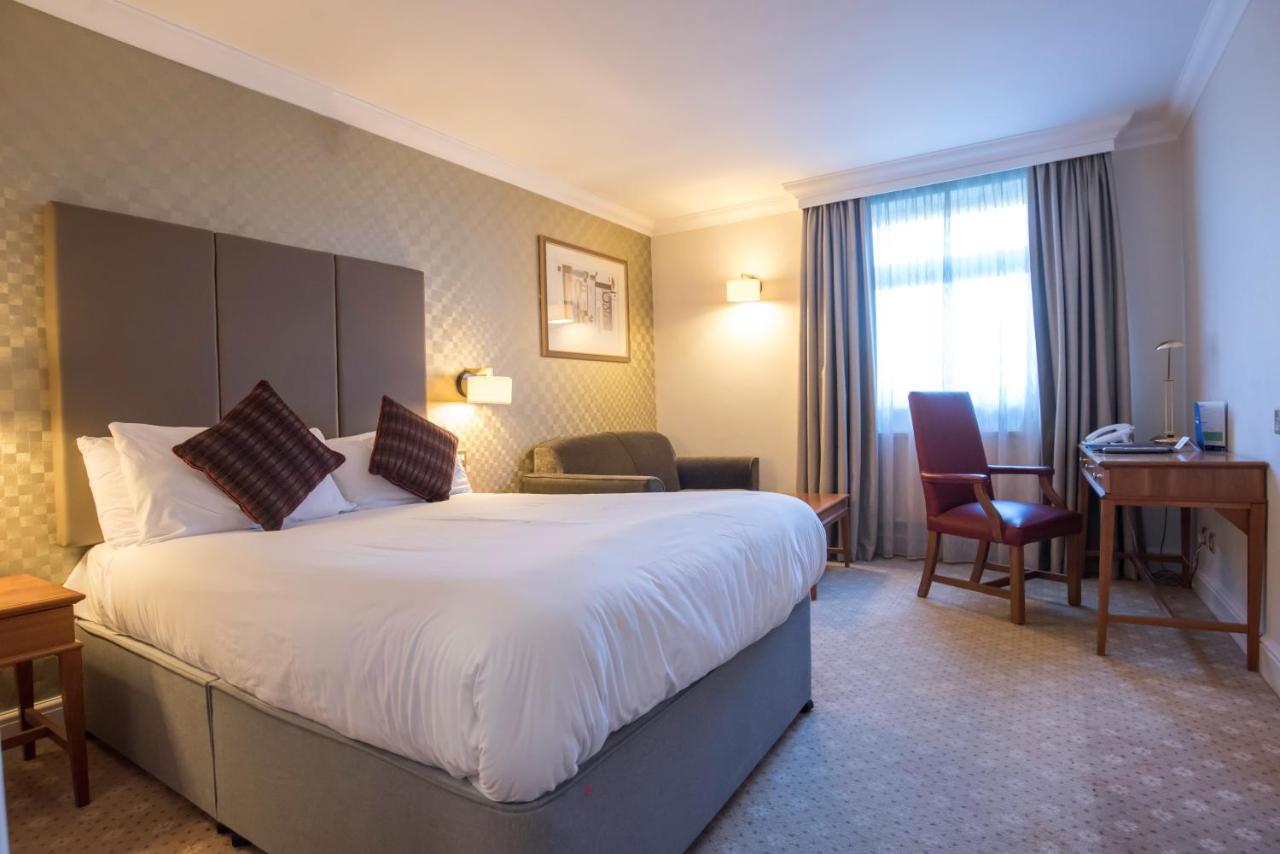 Executive Double Room (Inc FREE PARKING, POOL & GYM)