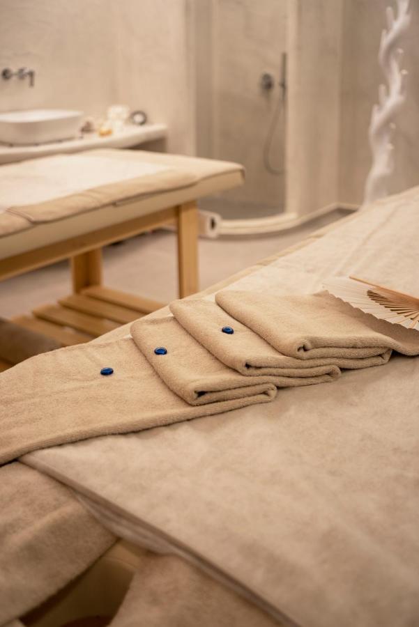 Acroterra Rosa Luxury Suites & Spa - 3