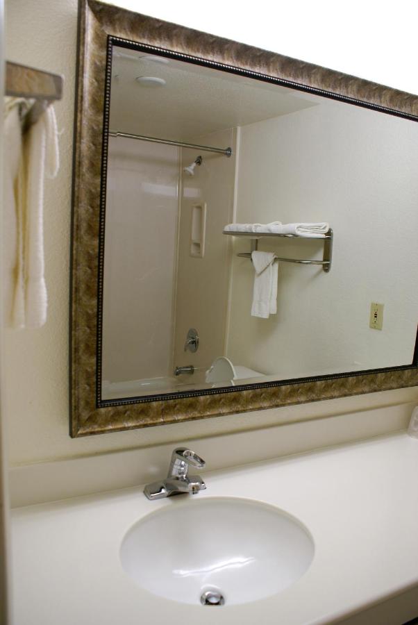 Airport Inn — photo 3