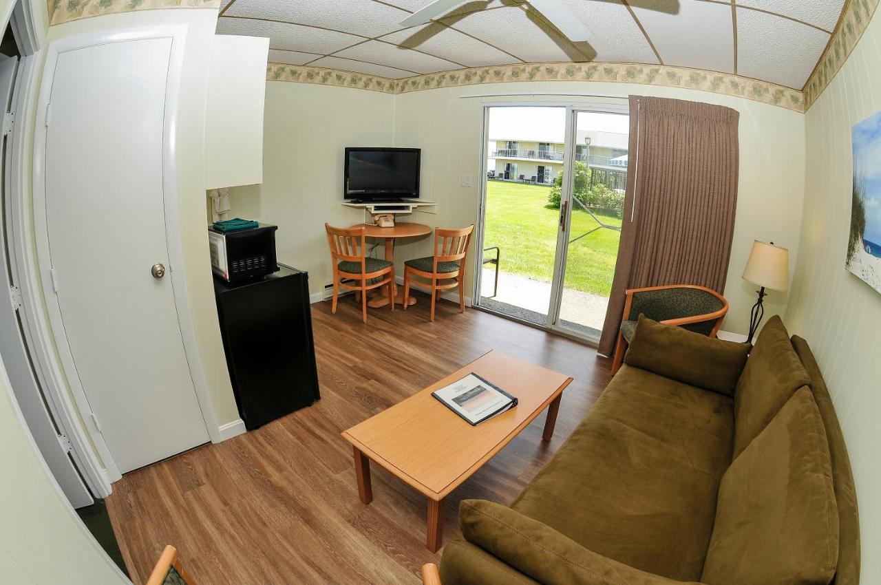 Friendship Oceanfront Suites — photo 18