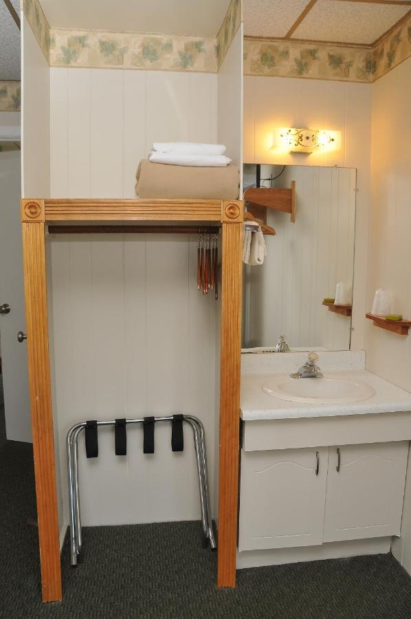 Friendship Oceanfront Suites — photo 16