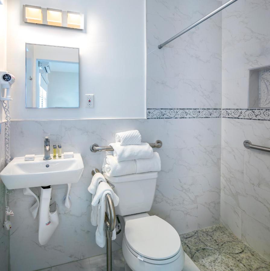St. Pete Beach Suites — photo 2