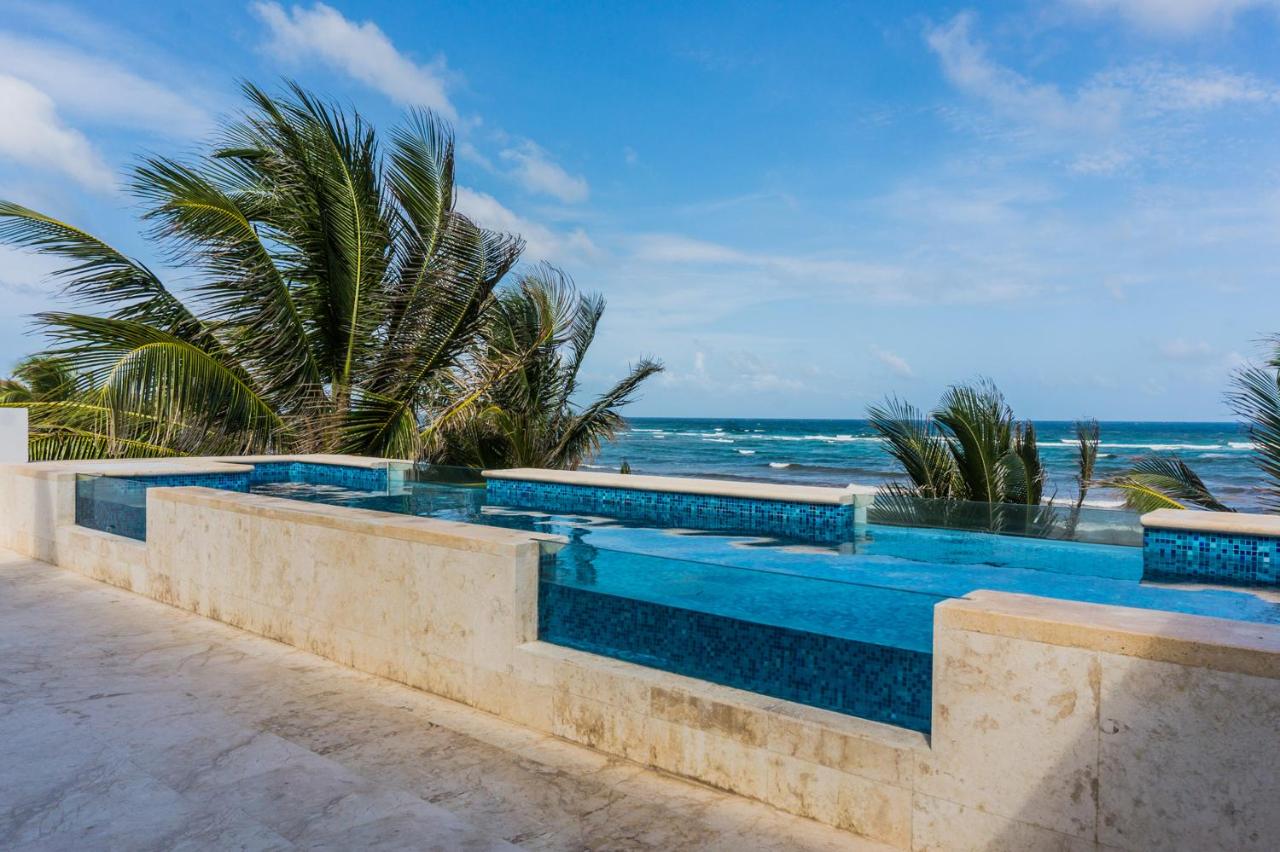 Beach: Casa Coral - Luxury Condos