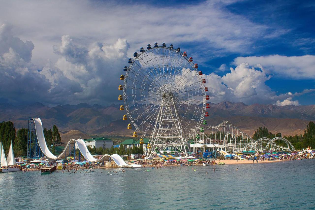 Beach: Kristall Hotel