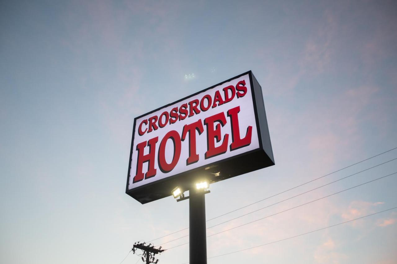 Crossroads Hotel & Suites — photo 9