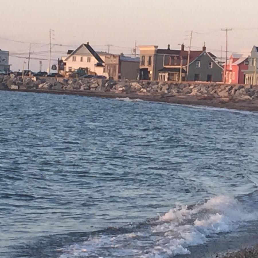 Beach: Auberge Chez Bass